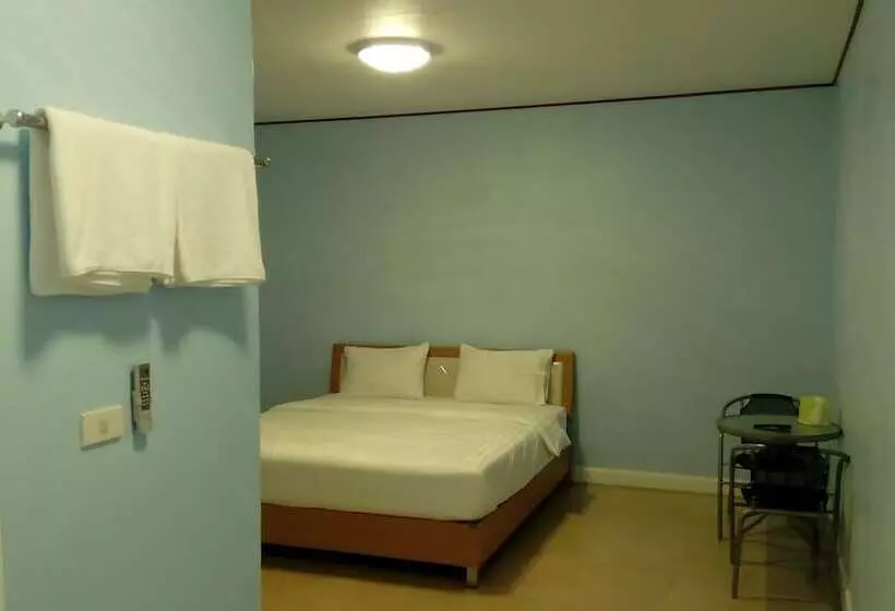 ホテル Onanong Resort