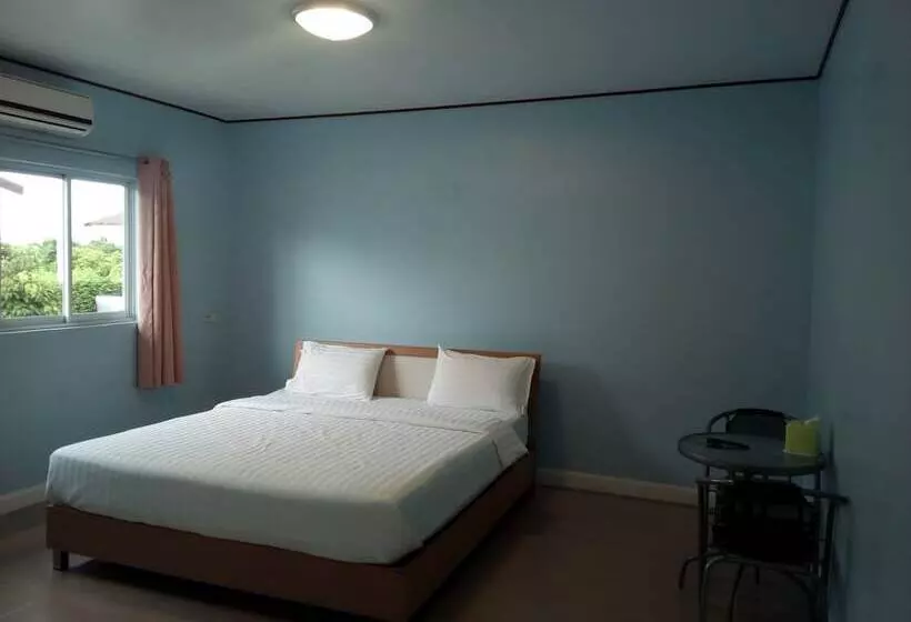 ホテル Onanong Resort