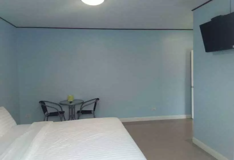 ホテル Onanong Resort