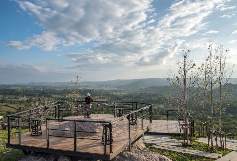 בית מלון כפרי Phukaew Resort & Adventure Park
