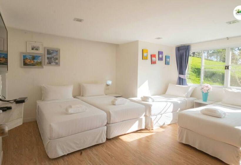 בית מלון כפרי Phukaew Resort & Adventure Park