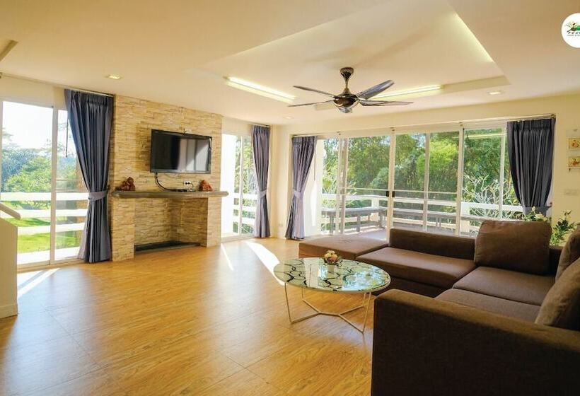 בית מלון כפרי Phukaew Resort & Adventure Park