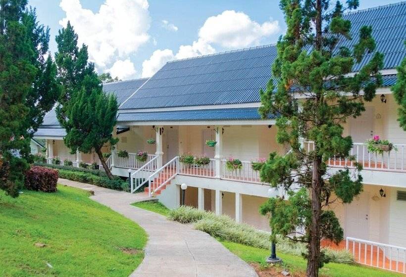בית מלון כפרי Phukaew Resort & Adventure Park
