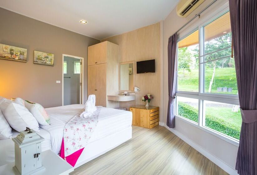 בית מלון כפרי Phukaew Resort & Adventure Park