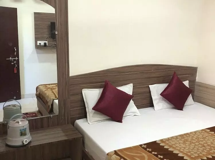 ホテル Satpura Safari