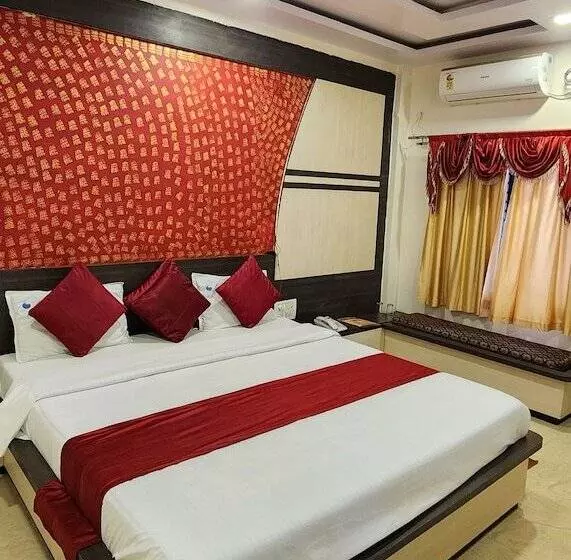 ホテル Satpura Safari
