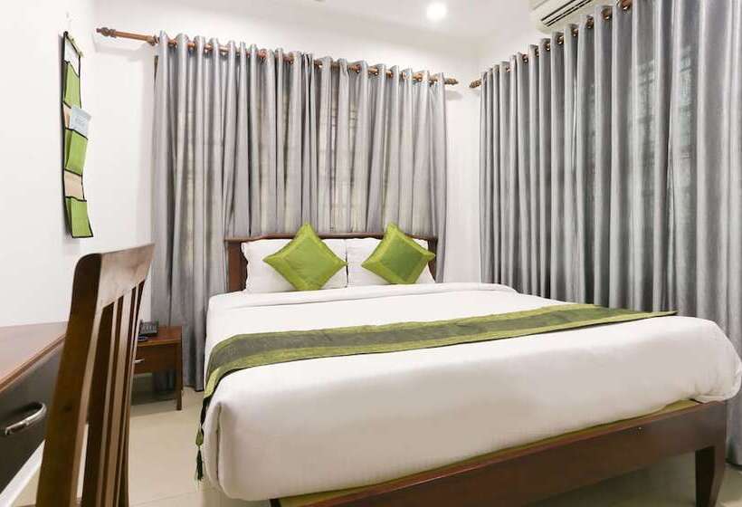 בית מלון כפרי Treebo Malabar Plaza Inn
