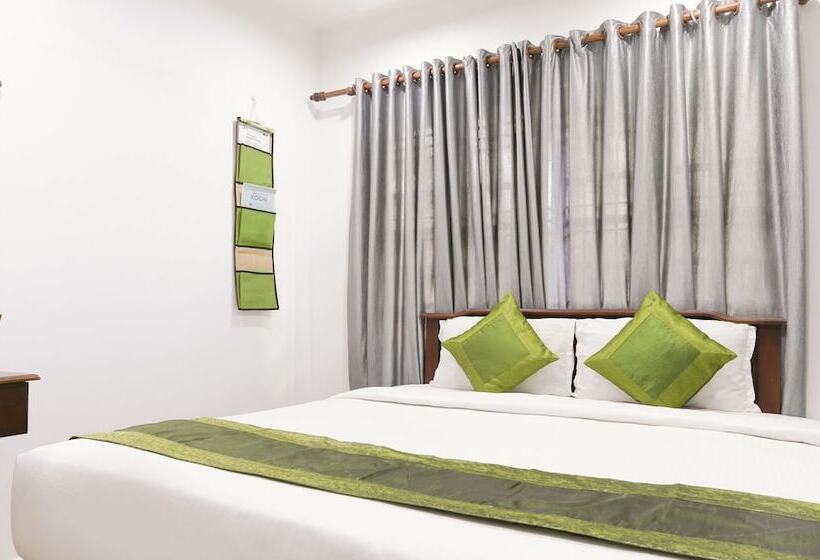 בית מלון כפרי Treebo Malabar Plaza Inn