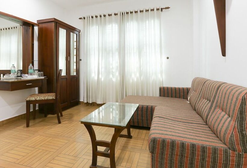 בית מלון כפרי Treebo Malabar Plaza Inn