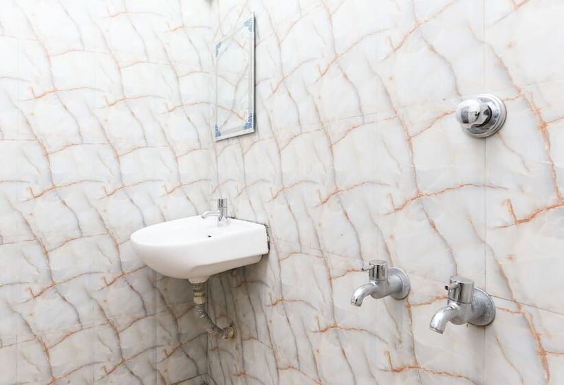 בית מלון כפרי Treebo Malabar Plaza Inn