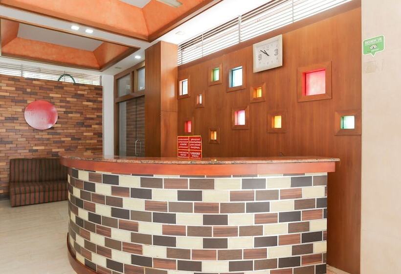 בית מלון כפרי Treebo Malabar Plaza Inn