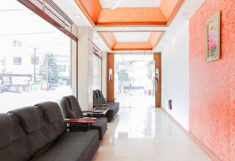 בית מלון כפרי Treebo Malabar Plaza Inn