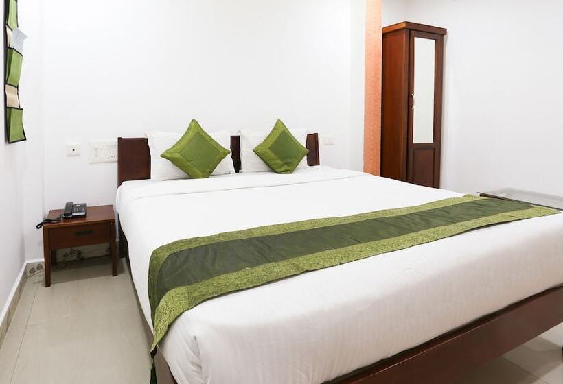 בית מלון כפרי Treebo Malabar Plaza Inn