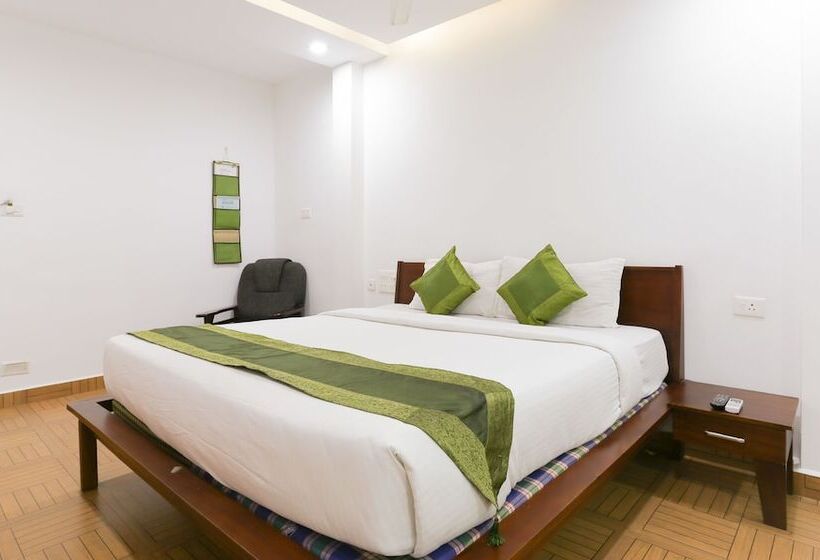 בית מלון כפרי Treebo Malabar Plaza Inn