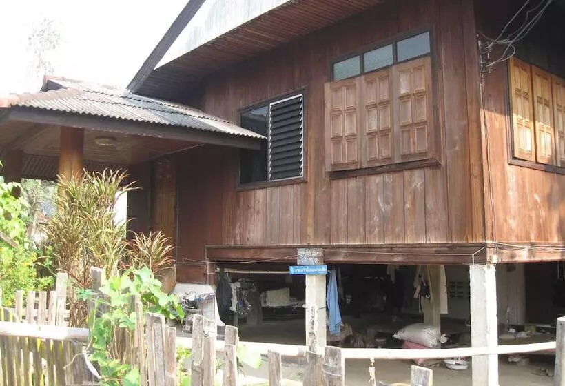 ペンション Ban Muang Pon Home Stay