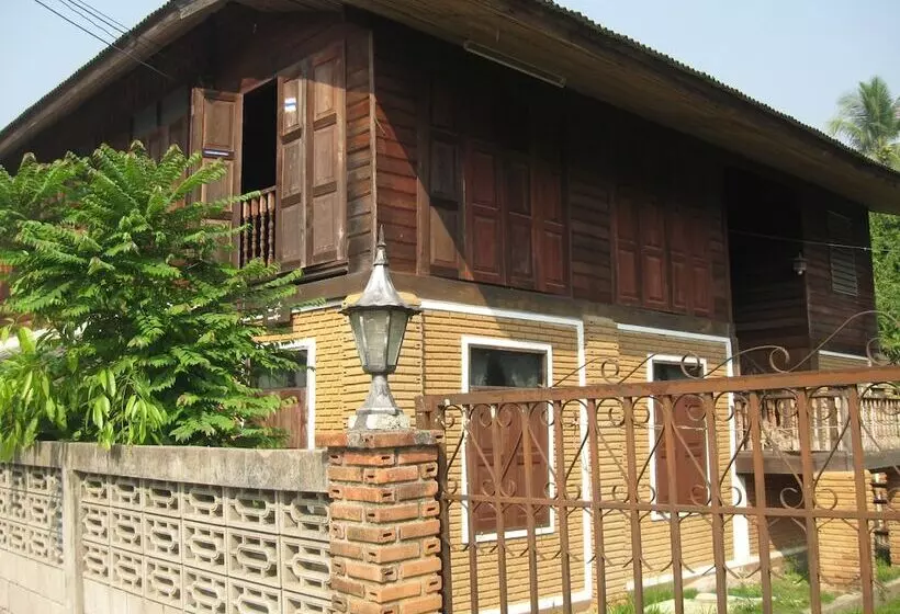 ペンション Ban Muang Pon Home Stay