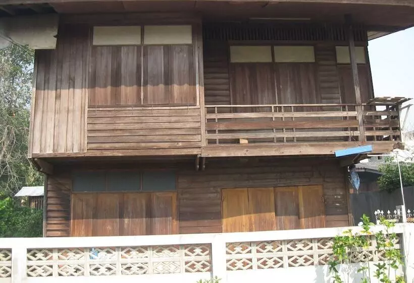 ペンション Ban Muang Pon Home Stay