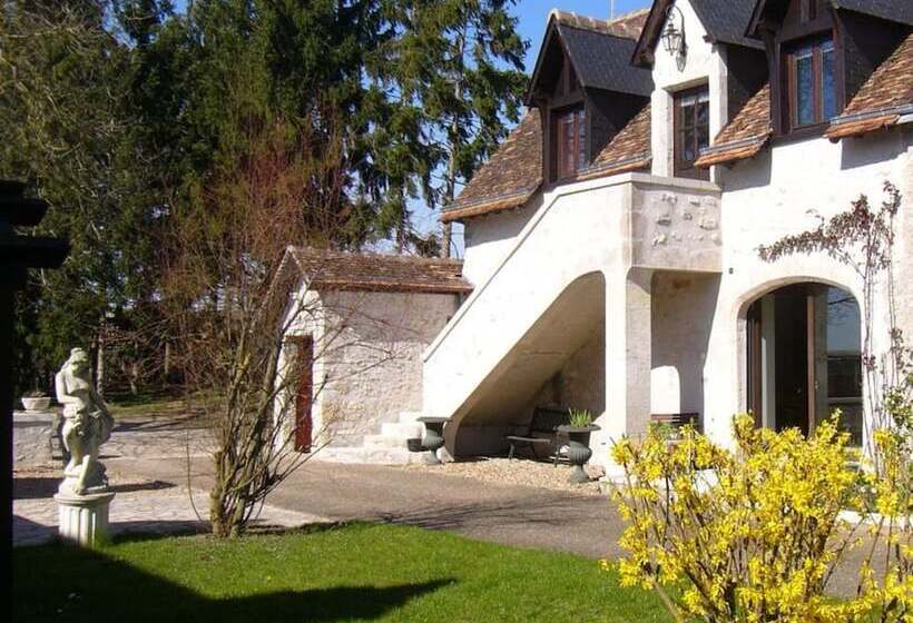 بنسيون Le Relais De Nozieux