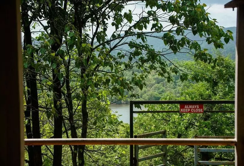 Lomakeskus Nature Trails Kundalika, Kolad