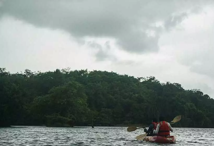 Lomakeskus Nature Trails Kundalika, Kolad