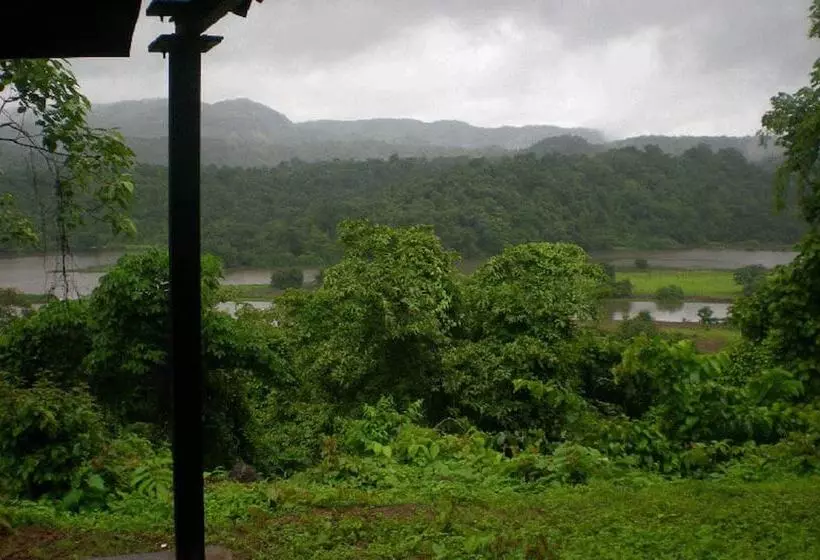 Lomakeskus Nature Trails Kundalika, Kolad