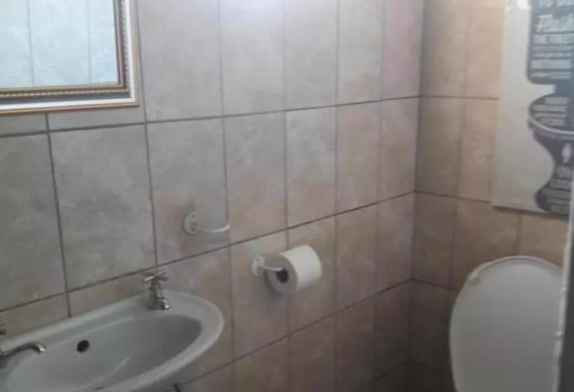 Aamiaismajoitus (B&B) Diphororo Guest House