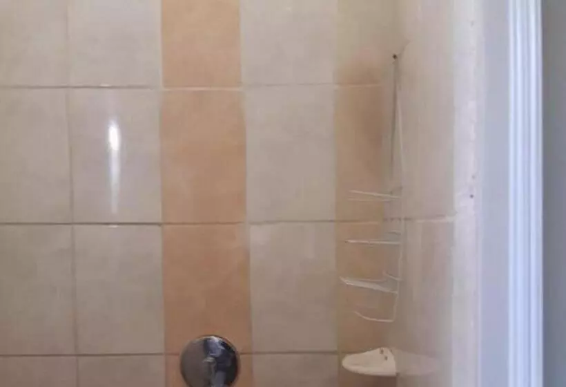 Aamiaismajoitus (B&B) Diphororo Guest House