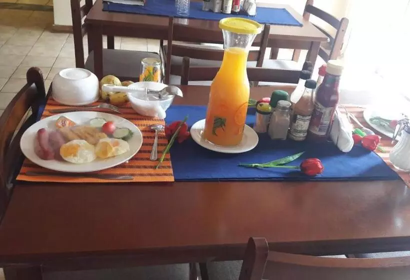 Aamiaismajoitus (B&B) Diphororo Guest House