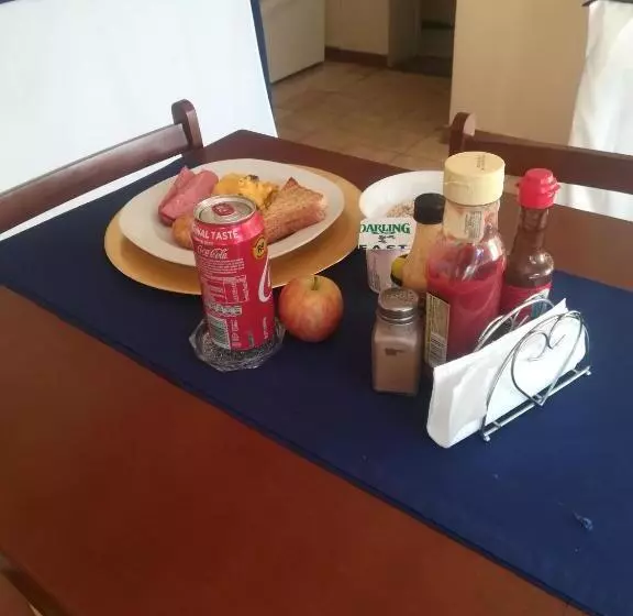 Aamiaismajoitus (B&B) Diphororo Guest House