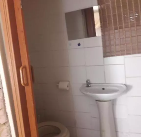 Aamiaismajoitus (B&B) Diphororo Guest House