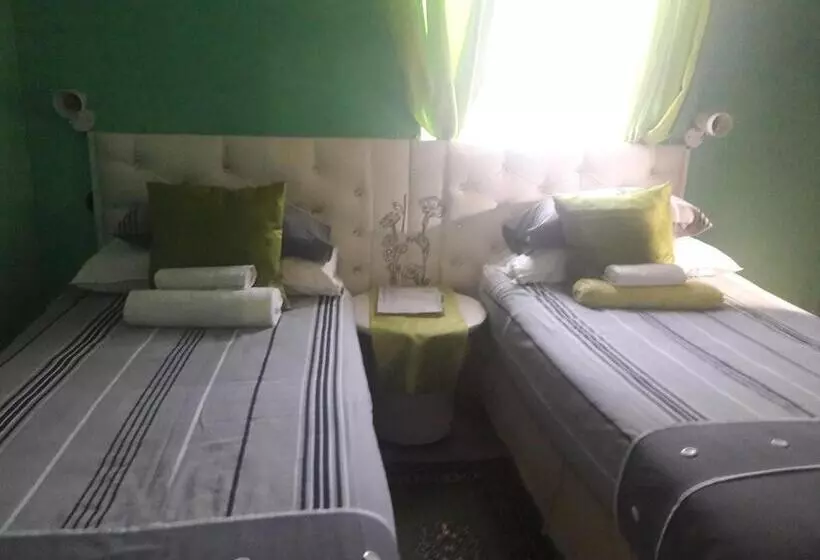 Aamiaismajoitus (B&B) Diphororo Guest House