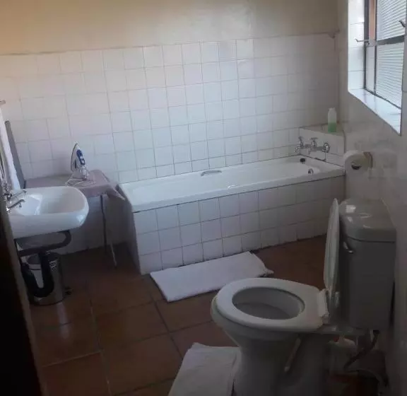 Aamiaismajoitus (B&B) Diphororo Guest House