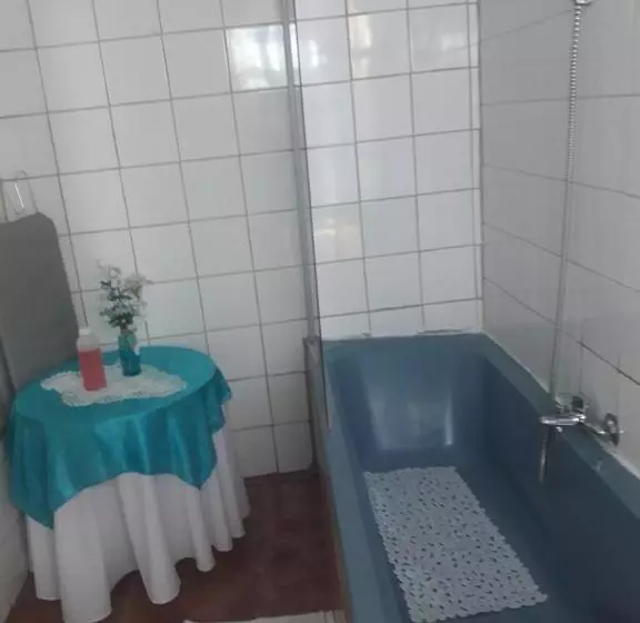 Aamiaismajoitus (B&B) Diphororo Guest House