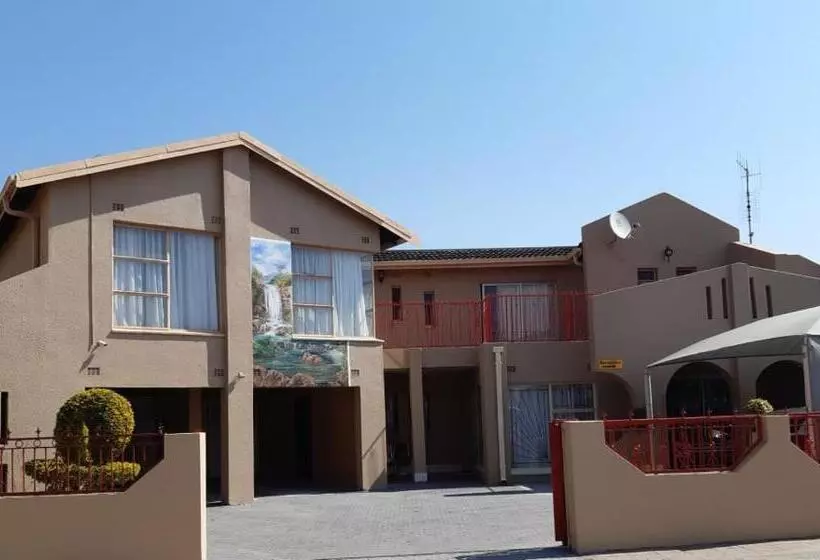 Aamiaismajoitus (B&B) Diphororo Guest House