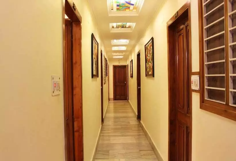 ホテル Happy Home By Oyo