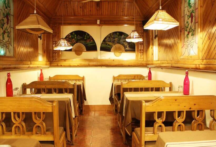 ホテル Happy Home By Oyo