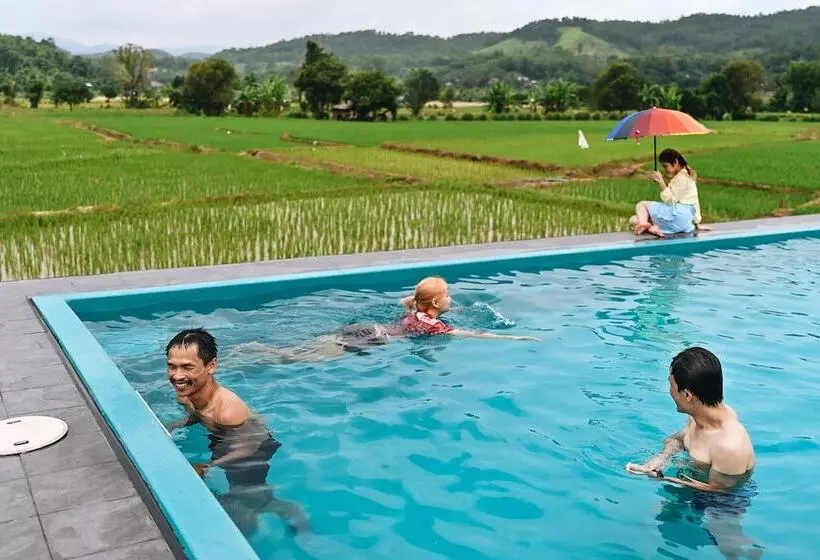 Hotelli Herntai Resort