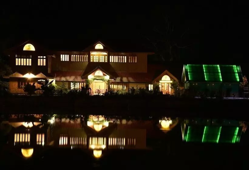 Hotelli Lush Green Retreat