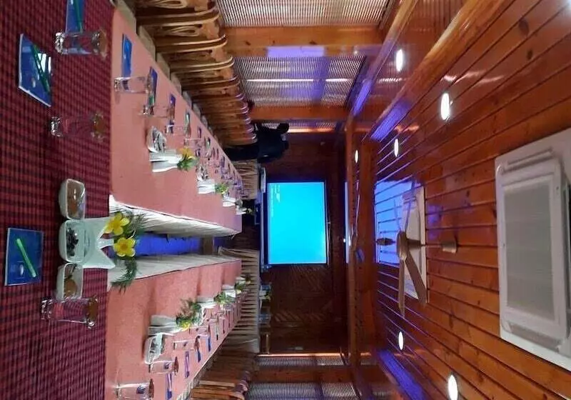 Hotelli Lush Green Retreat