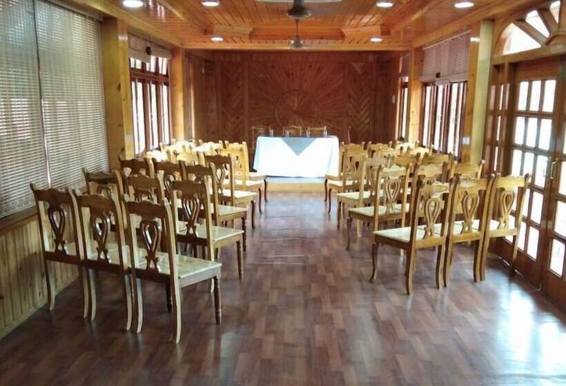 호텔 Lush Green Retreat