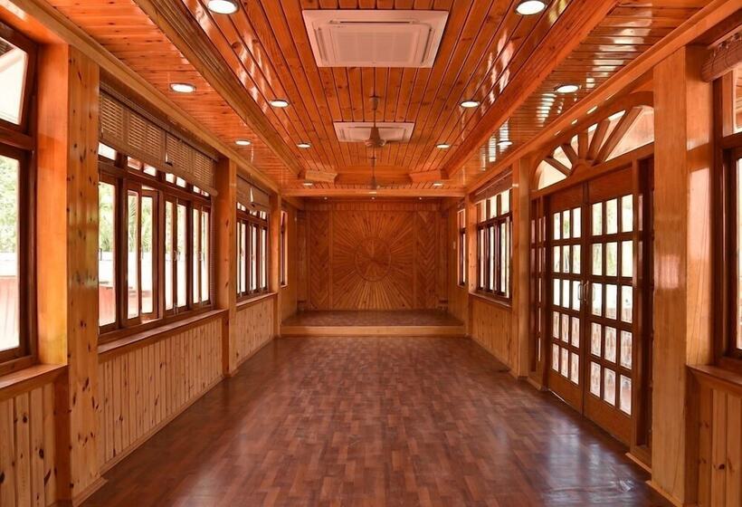 호텔 Lush Green Retreat