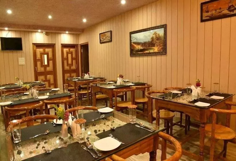 Hotelli Lush Green Retreat