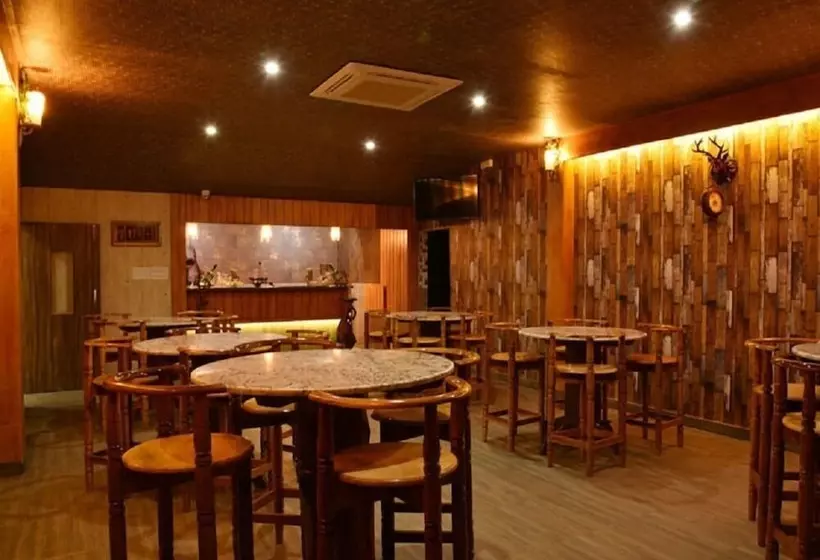 Hotelli Lush Green Retreat