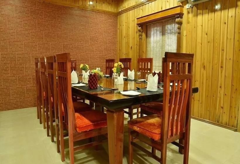 Hotelli Lush Green Retreat