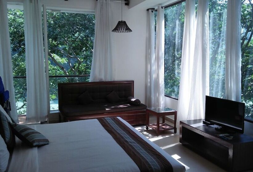 호텔 Namami Ganges Resort