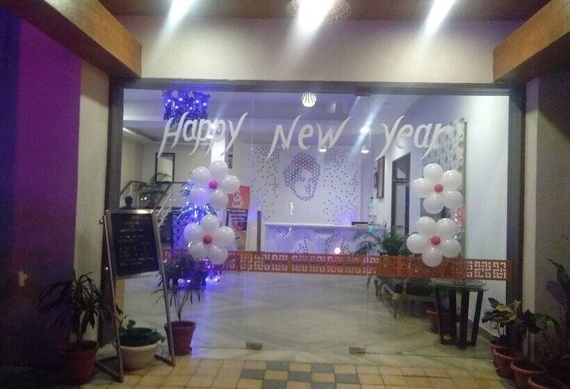 호텔 Namami Ganges Resort