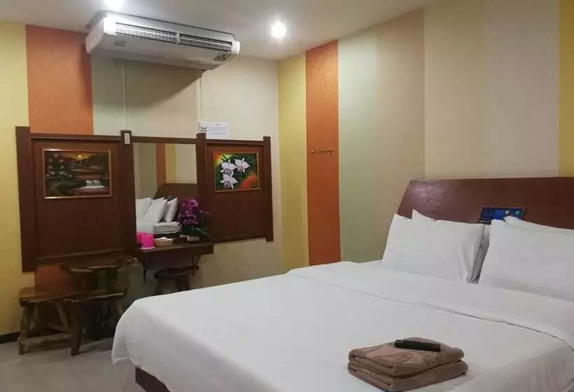 هتل Reurn Thai Resort Ratchaburi