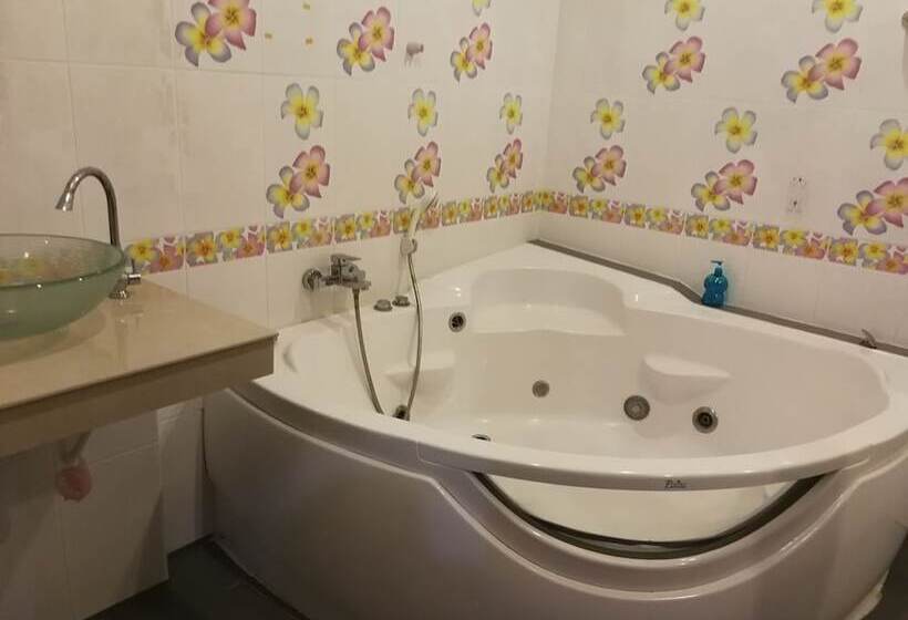 هتل Reurn Thai Resort Ratchaburi