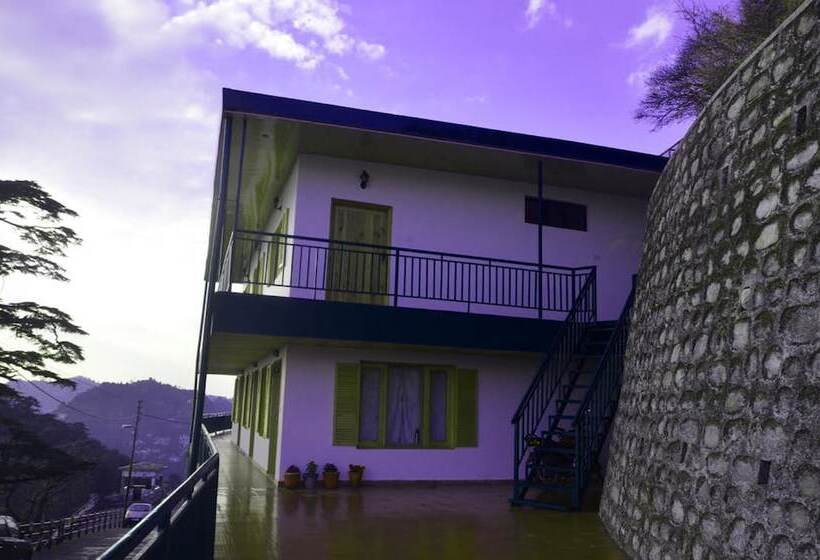 Отель The Cliffe Cafe & Cottages