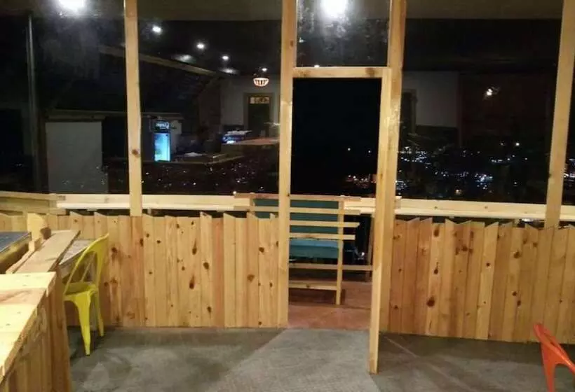 ホテル The Cliffe Cafe & Cottages